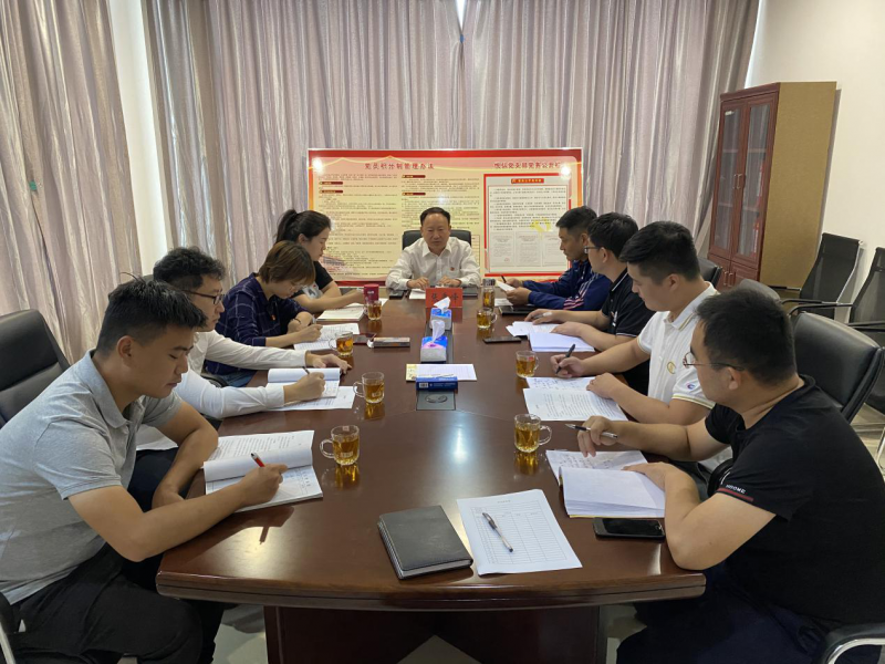 保勢(shì)頭、防風(fēng)險(xiǎn)、穩(wěn)發(fā)展 從更高層次、長遠(yuǎn)角度去謀劃部署 ---弘義集團(tuán)黨委書記、董事長張秀峰一行 到悅弘公司檢查指導(dǎo)工作